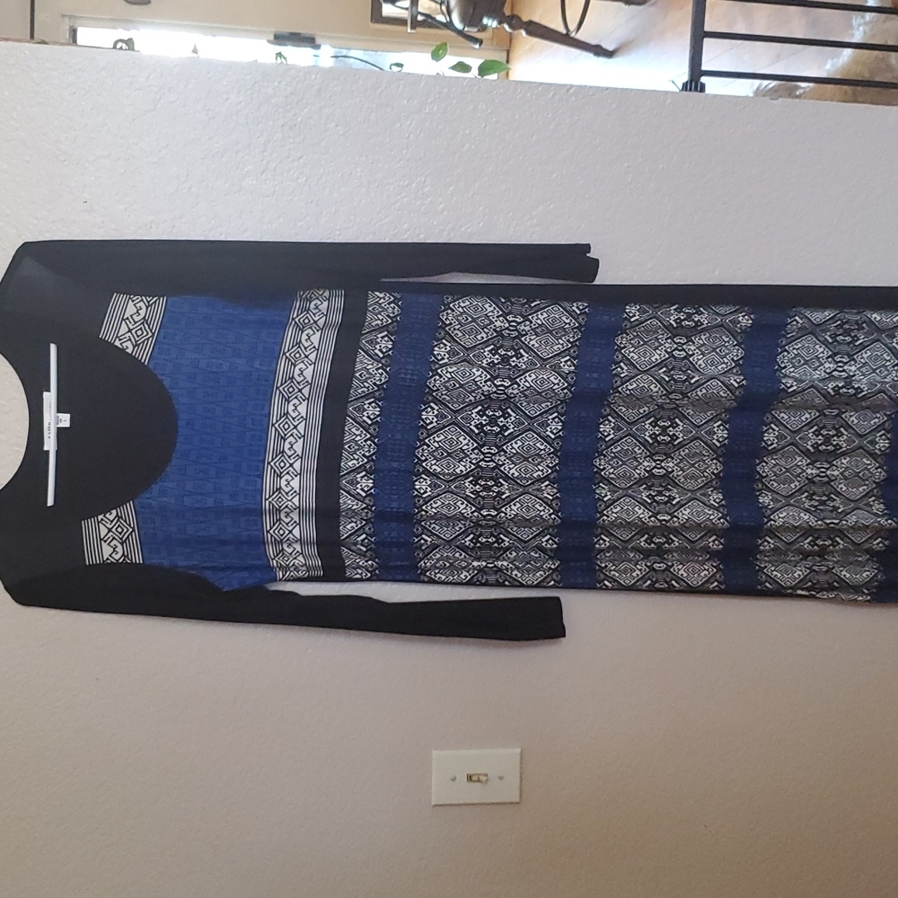 LARGE LONG DRESS MADE BY Karen Kane.